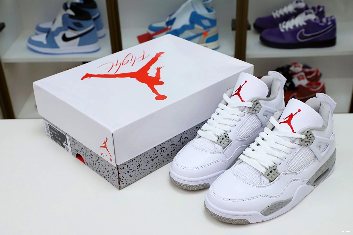 RETRO JORDAN 'WHITE OREO' 4 AIR 0921